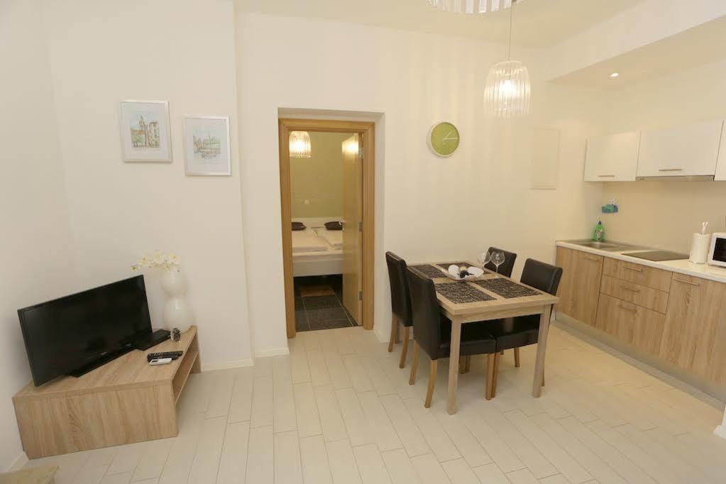 Zadar Street Apartments And Room Esterno foto