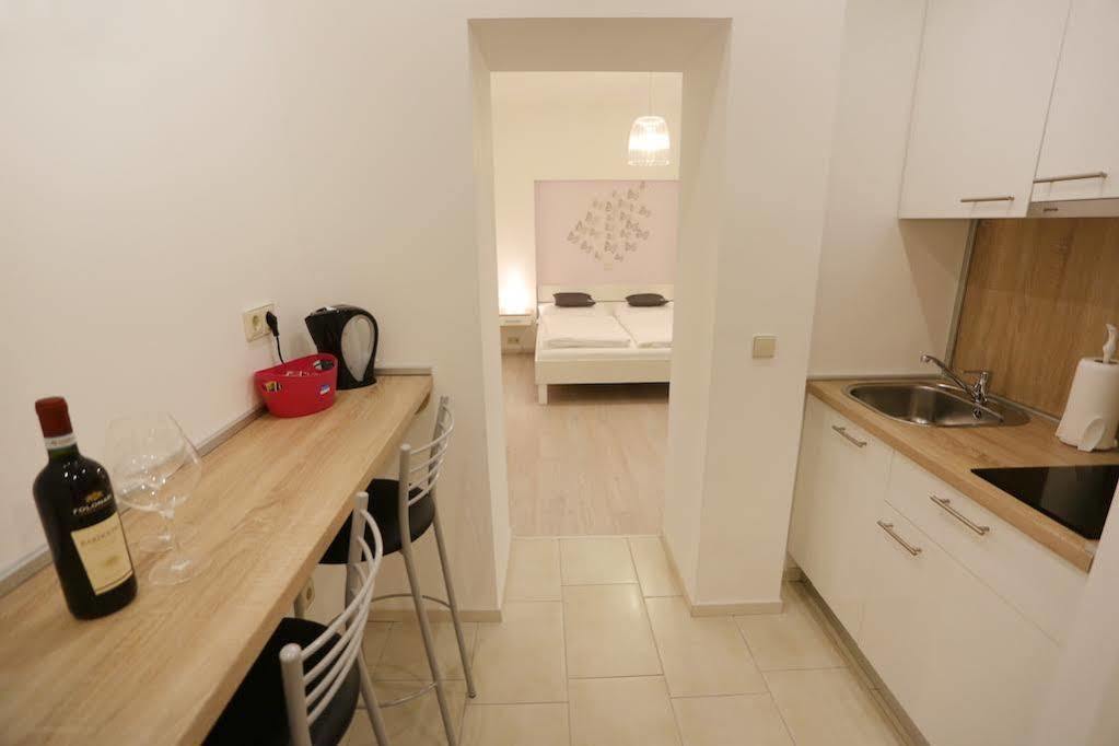 Zadar Street Apartments And Room Esterno foto
